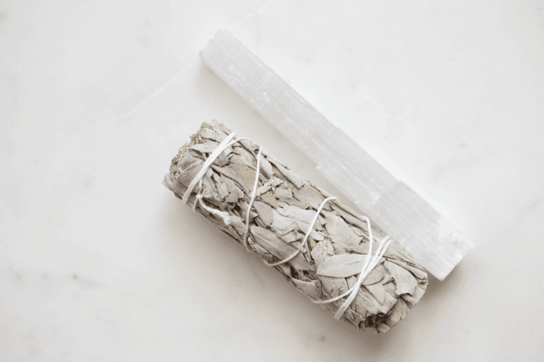 How To Create a Powerful Crystal Grid For Manifestation Triumph - Wondefull